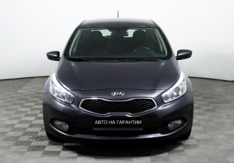 Подержанный автомобиль Kia Ceed Hatchback 2015 года (2 фото)