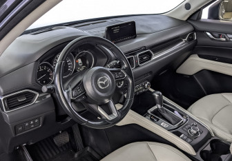 Подержанный автомобиль Mazda CX-5 2018 года (15 фото)