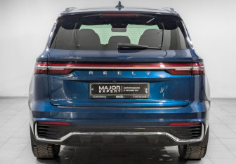 Подержанный автомобиль Geely Monjaro 2023 года (6 фото)