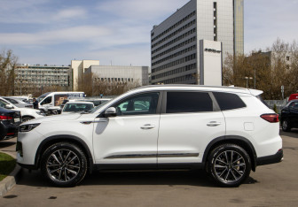 Подержанный автомобиль Chery Tiggo 8 Pro Max 2023 года (6 фото)