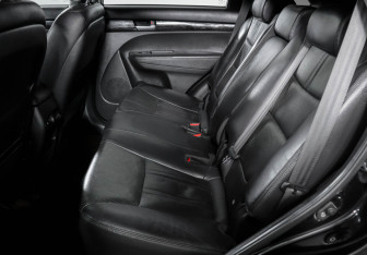 Подержанный автомобиль Kia Sorento 2016 года (10 фото)