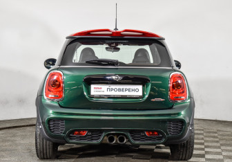 Подержанный автомобиль MINI Hatch 2017 года (14 фото)