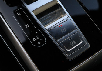 Подержанный автомобиль Audi Q8 2019 года (15 фото)
