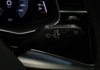Подержанный автомобиль Audi Q8 2024 года (13 фото)