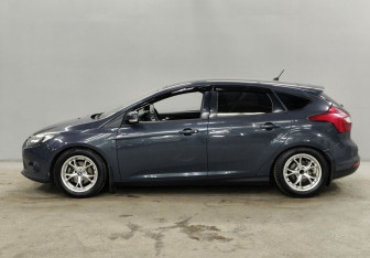 Подержанный автомобиль Ford Focus Hatchback 2011 года (8 фото)