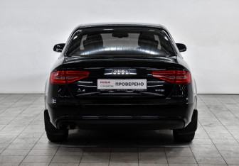 Подержанный автомобиль Audi A4 Sedan 2012 года (6 фото)
