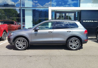 Подержанный автомобиль Volkswagen Touareg 2014 года (8 фото)