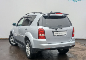 Подержанный автомобиль SsangYong Rexton 2010 года (7 фото)