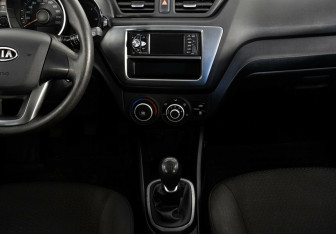 Подержанный автомобиль Kia Rio Hatchback 2012 года (8 фото)