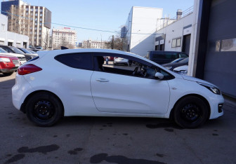 Подержанный автомобиль Kia Ceed Hatchback 2017 года (5 фото)