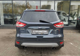 Подержанный автомобиль Ford Kuga 2014 года (7 фото)