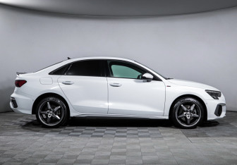 Подержанный автомобиль Audi A3 Sedan 2021 года (4 фото)