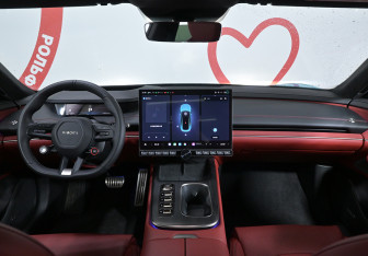 Подержанный автомобиль Xiaomi SU7 2024 года (10 фото)