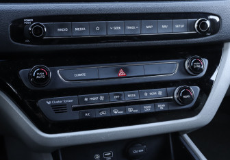 Подержанный автомобиль Kia Carnival 2019 года (20 фото)