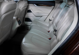 Подержанный автомобиль Maserati Levante 2017 года (10 фото)