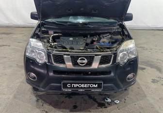 Подержанный автомобиль Nissan X-Trail 2011 года (18 фото)
