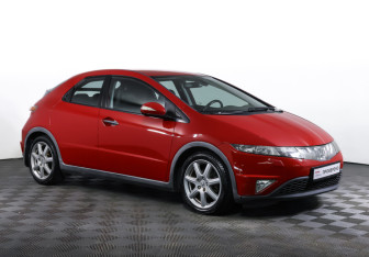 Подержанный автомобиль Honda Civic Hatchback 2008 года (3 фото)