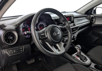 Подержанный автомобиль Kia Cerato Sedan 2020 года (15 фото)