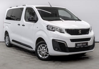 Подержанный автомобиль Peugeot Traveller 2021 года (3 фото)