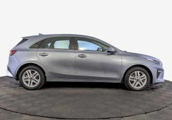 Подержанный автомобиль Kia Ceed Hatchback 2019 года (4 фото)