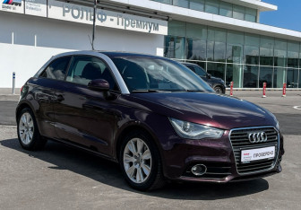 Подержанный автомобиль Audi A1 2012 года (3 фото)