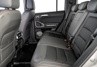 Подержанный автомобиль Jetour T2 2025 года (18 фото)
