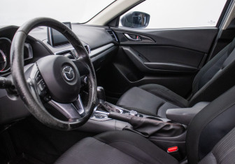 Подержанный автомобиль Mazda 3 Sedan 2014 года (10 фото)