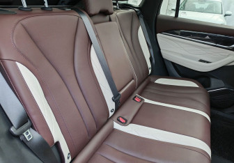 Подержанный автомобиль Geely Monjaro 2023 года (16 фото)