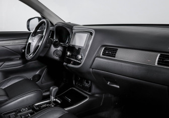 Подержанный автомобиль Mitsubishi Outlander 2020 года (9 фото)