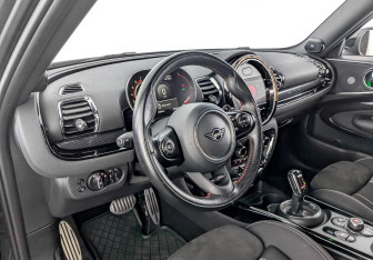 Подержанный автомобиль MINI Clubman Wagon 2021 года (16 фото)