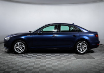 Подержанный автомобиль Audi A4 Sedan 2018 года (8 фото)