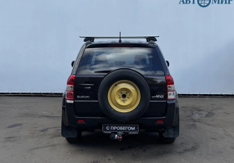 Подержанный автомобиль Suzuki Grand Vitara 2013 года (6 фото)