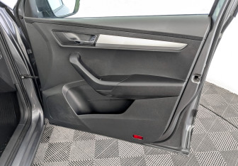 Подержанный автомобиль Skoda Karoq 2021 года (24 фото)