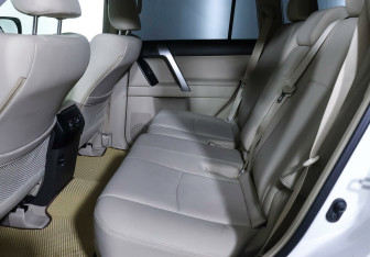 Подержанный автомобиль Toyota Land Cruiser Prado 2021 года (15 фото)