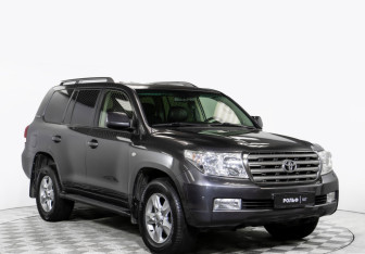 Подержанный автомобиль Toyota Land Cruiser Suv 2011 года (2 фото)