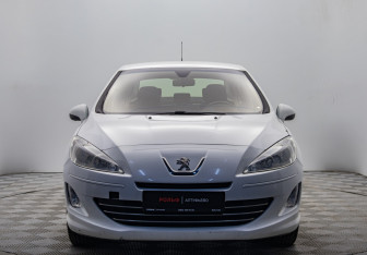 Подержанный автомобиль Peugeot 408 2015 года (8 фото)