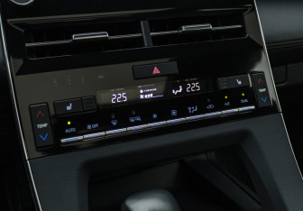 Подержанный автомобиль Toyota Avalon 2022 года (19 фото)