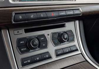 Подержанный автомобиль Jaguar XF Sedan 2013 года (21 фото)