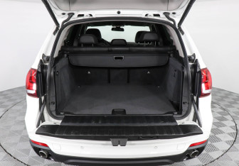 Подержанный автомобиль BMW X5 2017 года (9 фото)