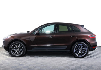 Подержанный автомобиль Porsche Macan 2018 года (8 фото)