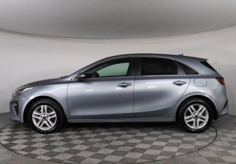 Подержанный автомобиль Kia Ceed Hatchback 2019 года (8 фото)