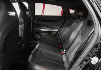 Подержанный автомобиль Changan UNI-V 2024 года (10 фото)