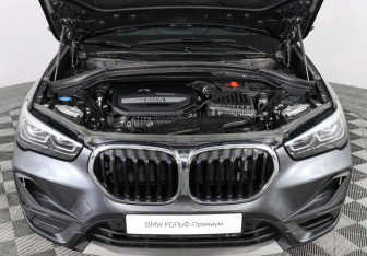 Подержанный автомобиль BMW X1 2021 года (10 фото)