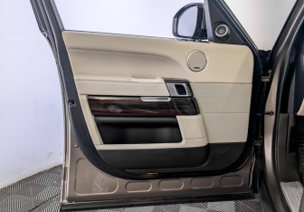 Подержанный автомобиль Land Rover Range Rover 2015 года (19 фото)