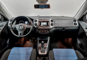 Подержанный автомобиль Volkswagen Tiguan 2013 года (14 фото)