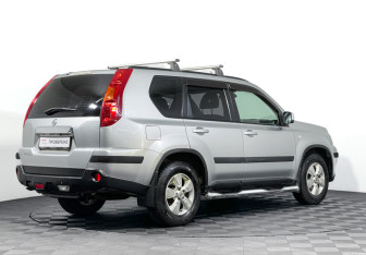 Подержанный автомобиль Nissan X-Trail 2009 года (5 фото)