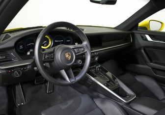 Подержанный автомобиль Porsche 911 Coupe 2019 года (13 фото)