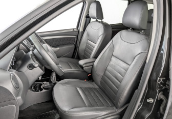 Подержанный автомобиль Renault Duster 2017 года (20 фото)