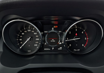 Подержанный автомобиль Land Rover Range Rover Evoque 2016 года (16 фото)