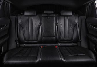 Подержанный автомобиль BMW X6 2014 года (26 фото)